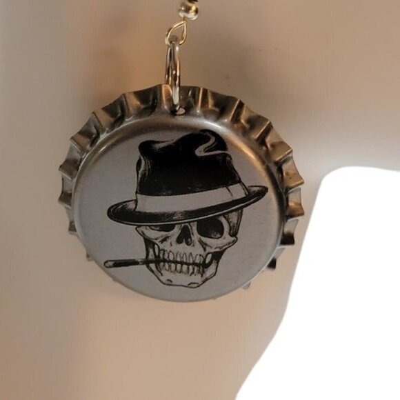 ❤️ DAP Bottle Cap Skull Punk Gothic Pierced Earrings ❤️ - Picture 2 of 8
